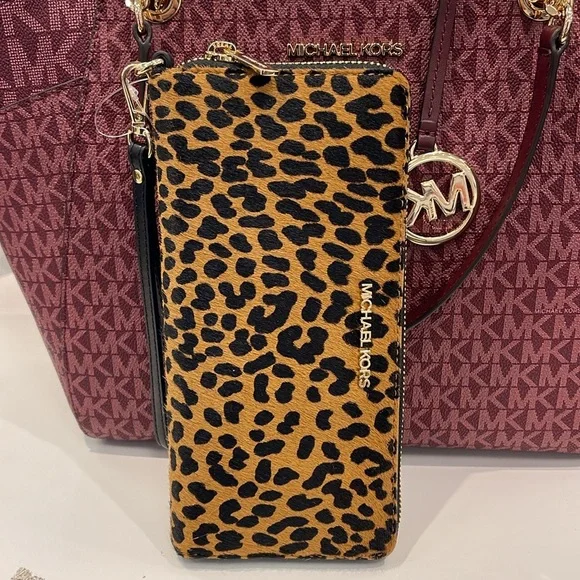MICHAEL KORS
Leather Lg Continental Wristlet Phone Wallet Exotic Print Hair Calf - Picture 2 of 16